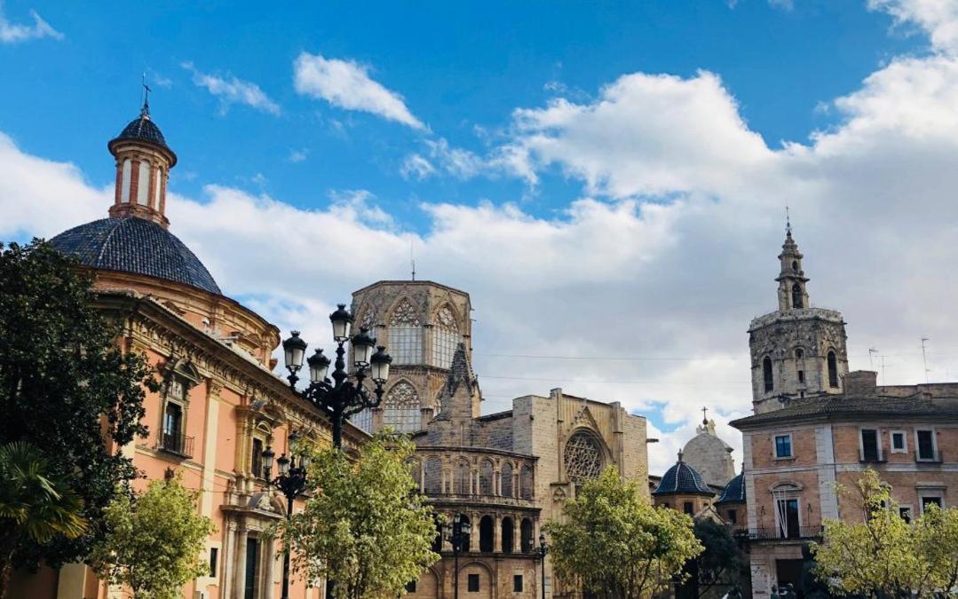 Valencia Doble A Deluxe Apartment Luaran gambar