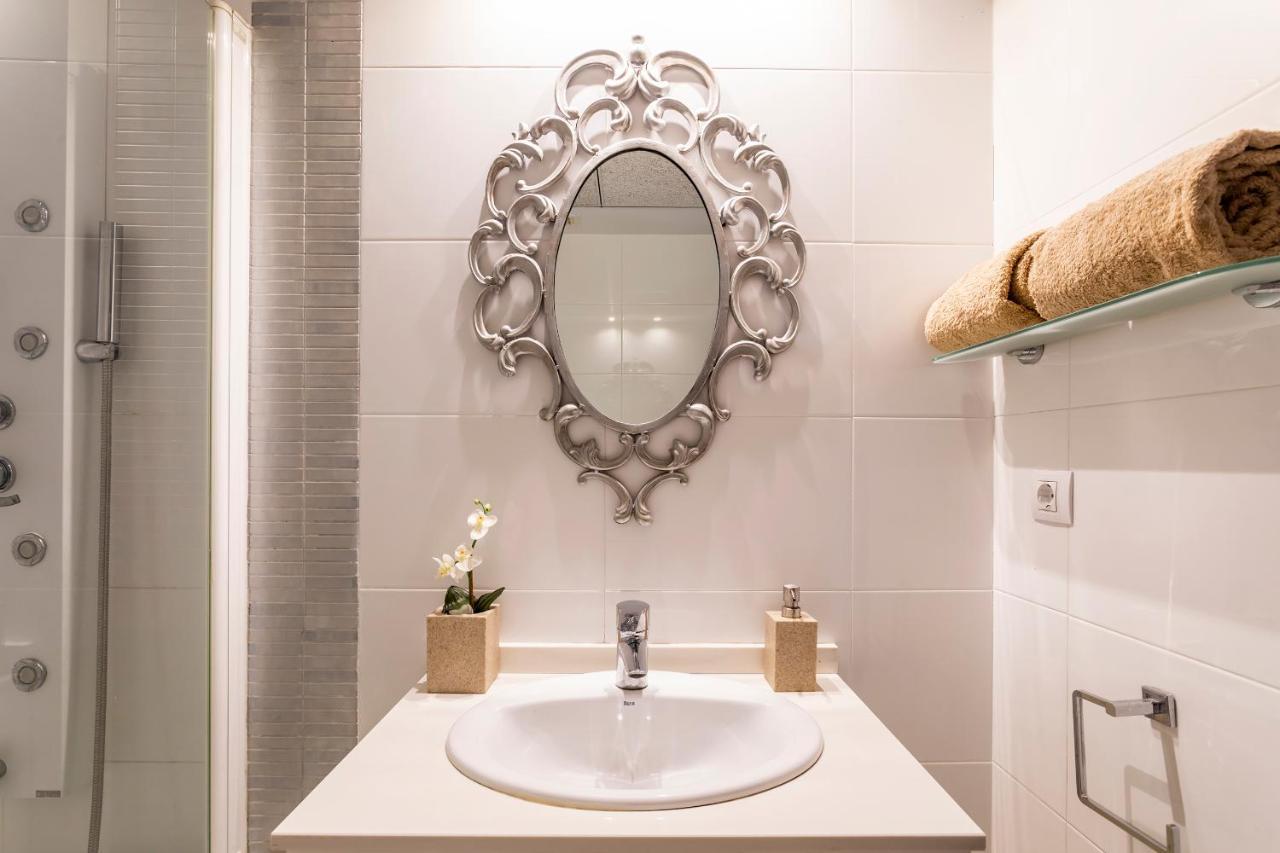 Valencia Doble A Deluxe Apartment Luaran gambar